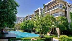 Condos & Townhomes Condos & Townhomes